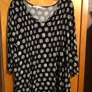 Rose and Olive black print t-shirt